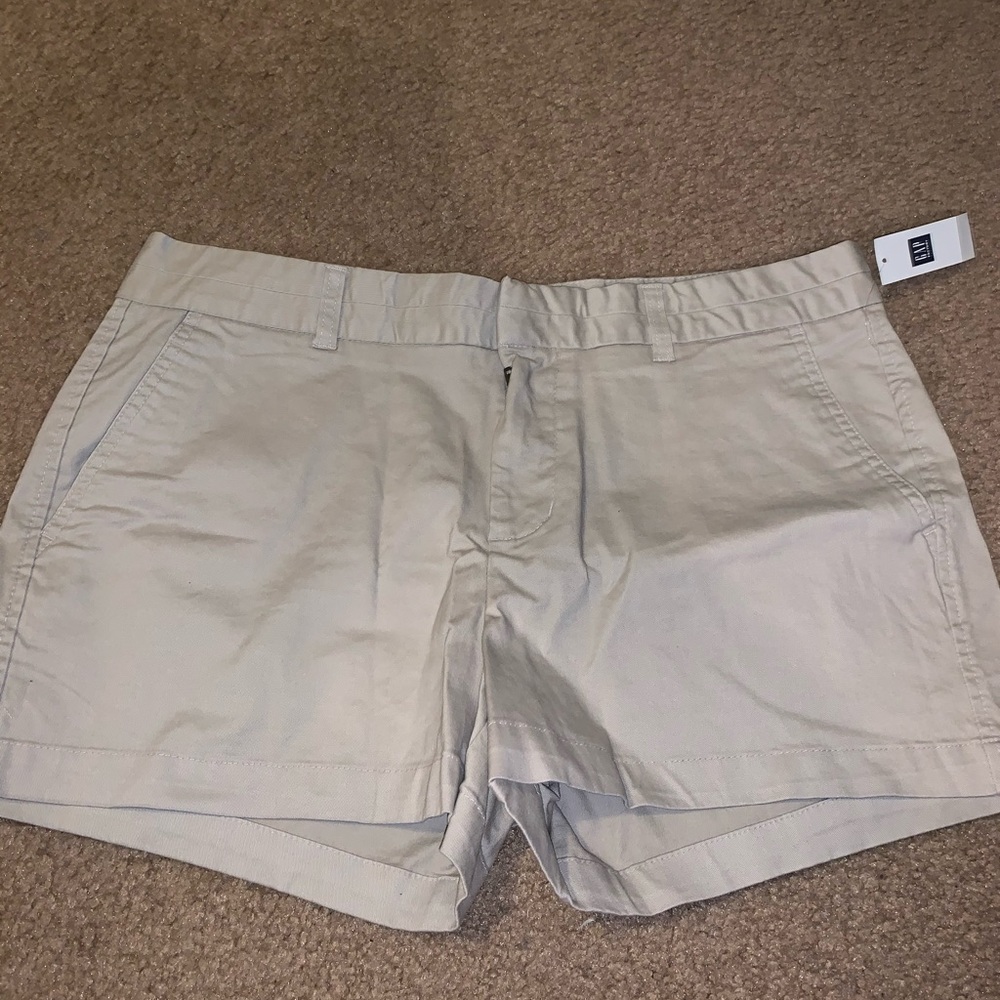 Gap Khaki Shorts with tags